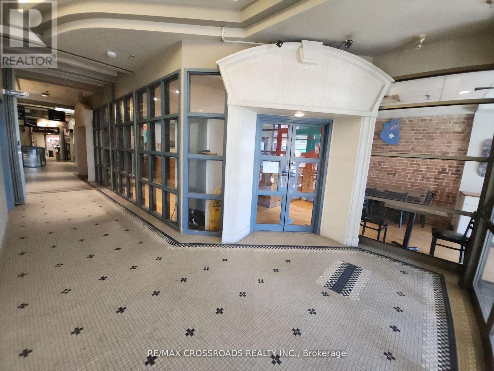 50 Dunlop Street E, Barrie, Ontario  L4M 6J9 - Photo 2 - S12589950