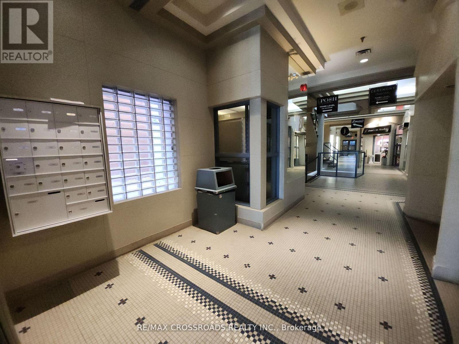 50 Dunlop Street E, Barrie, Ontario  L4M 6J9 - Photo 3 - S12589950