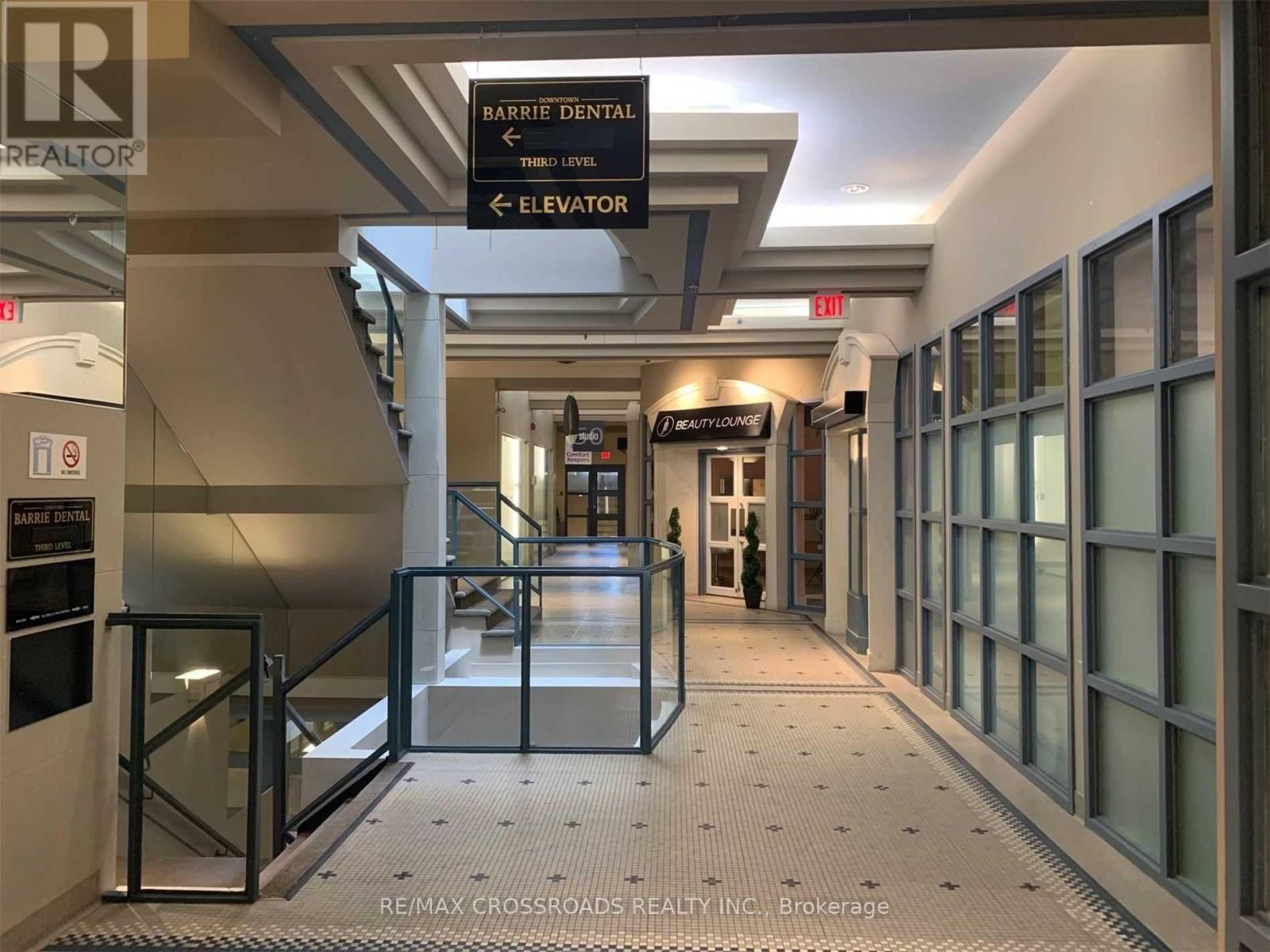 50 Dunlop Street E, Barrie, Ontario  L4M 6J9 - Photo 5 - S12589950