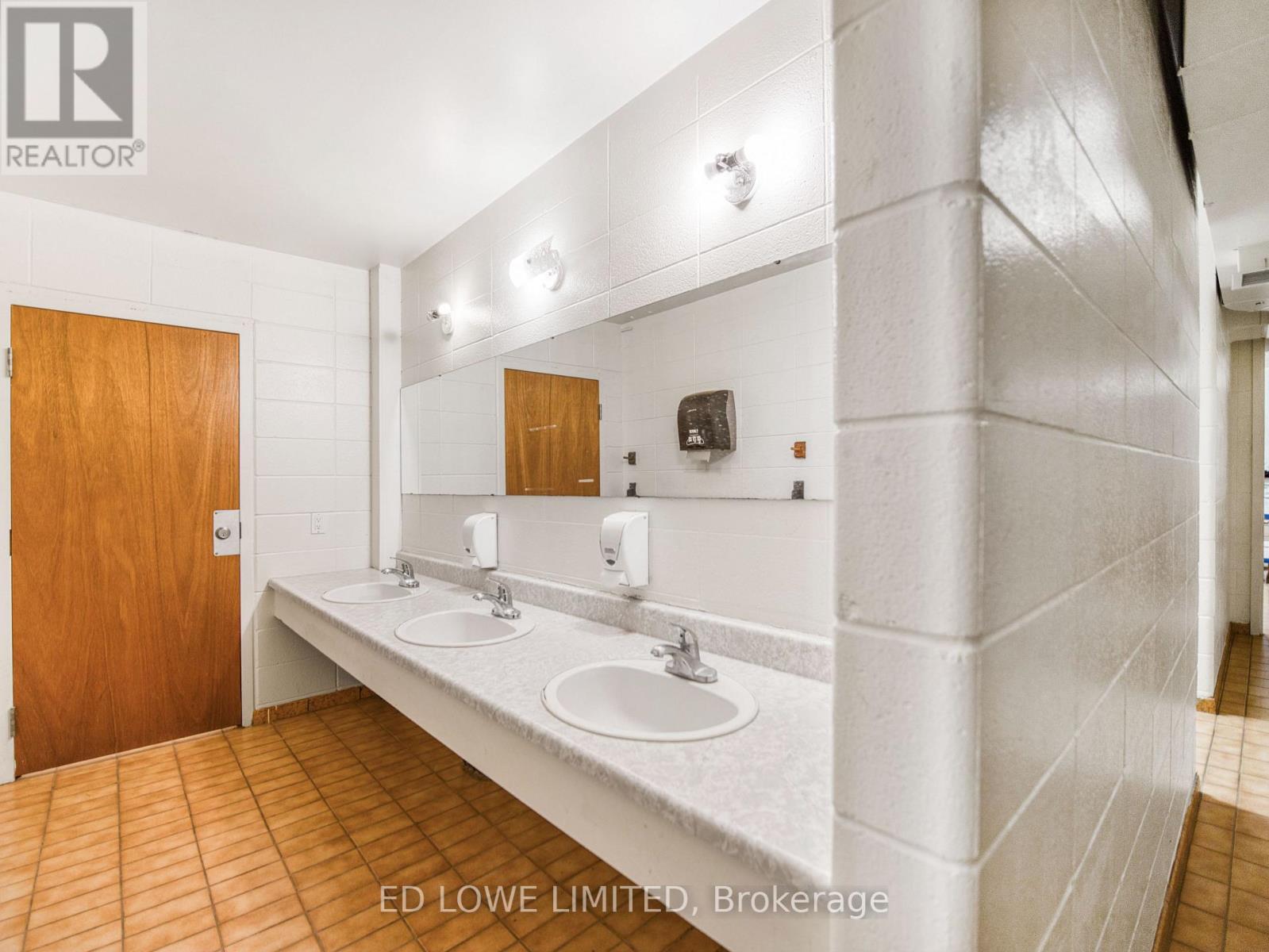 3761 Horseshoe Valley Road W, Springwater, Ontario  L9X 1E8 - Photo 33 - S12590096