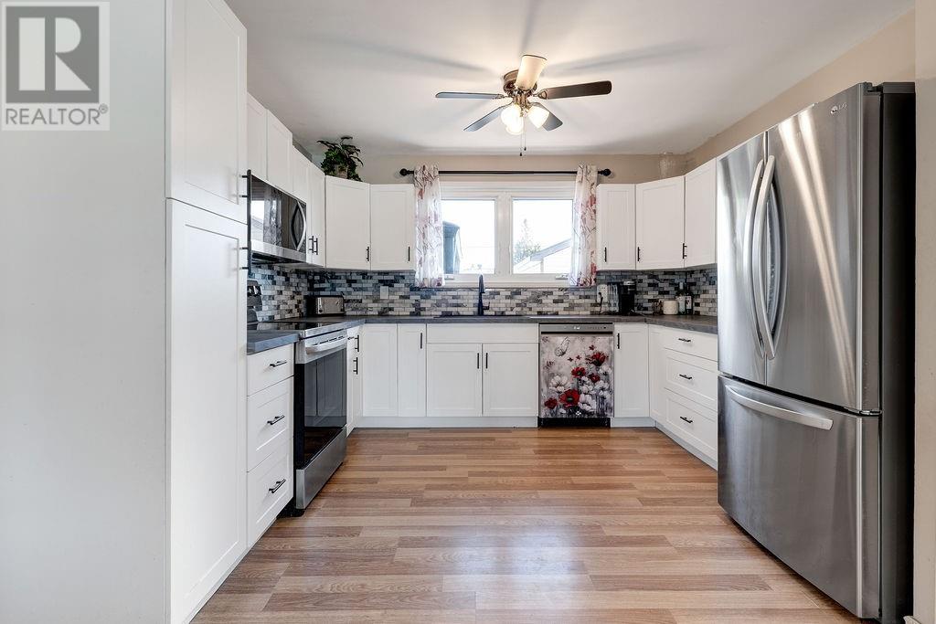 3122 Leo Avenue, Val Caron, Ontario  P3N 1B7 - Photo 2 - 2125822