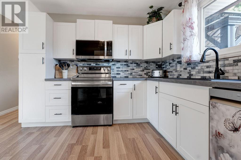 3122 Leo Avenue, Val Caron, Ontario  P3N 1B7 - Photo 3 - 2125822