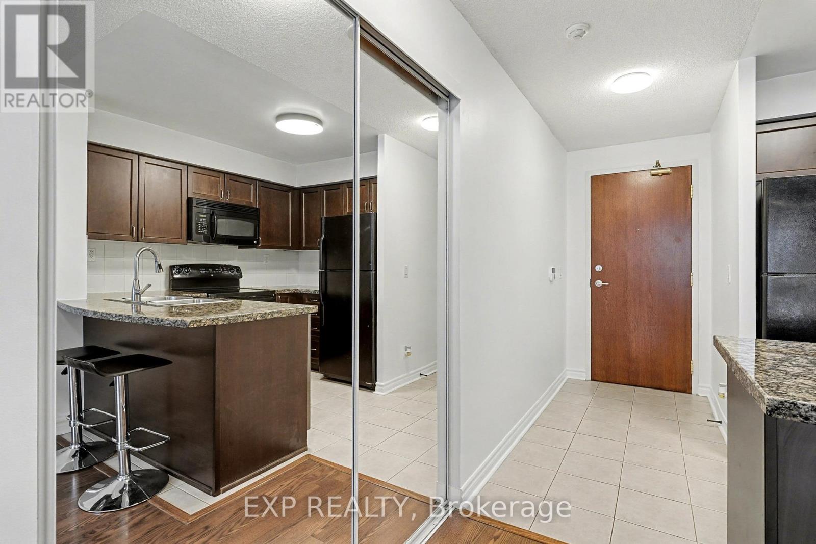 609 - 5 Michael Power Place, Toronto, Ontario  M9A 0A3 - Photo 3 - W12589840