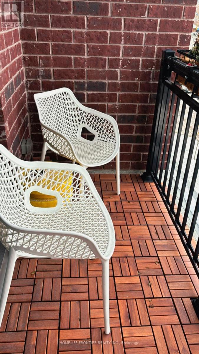 304 - 34 Plains Road E, Burlington, Ontario  L7T 0B9 - Photo 14 - W12589866