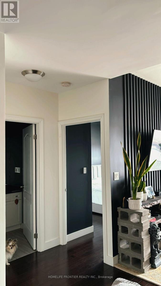 304 - 34 Plains Road E, Burlington, Ontario  L7T 0B9 - Photo 6 - W12589866