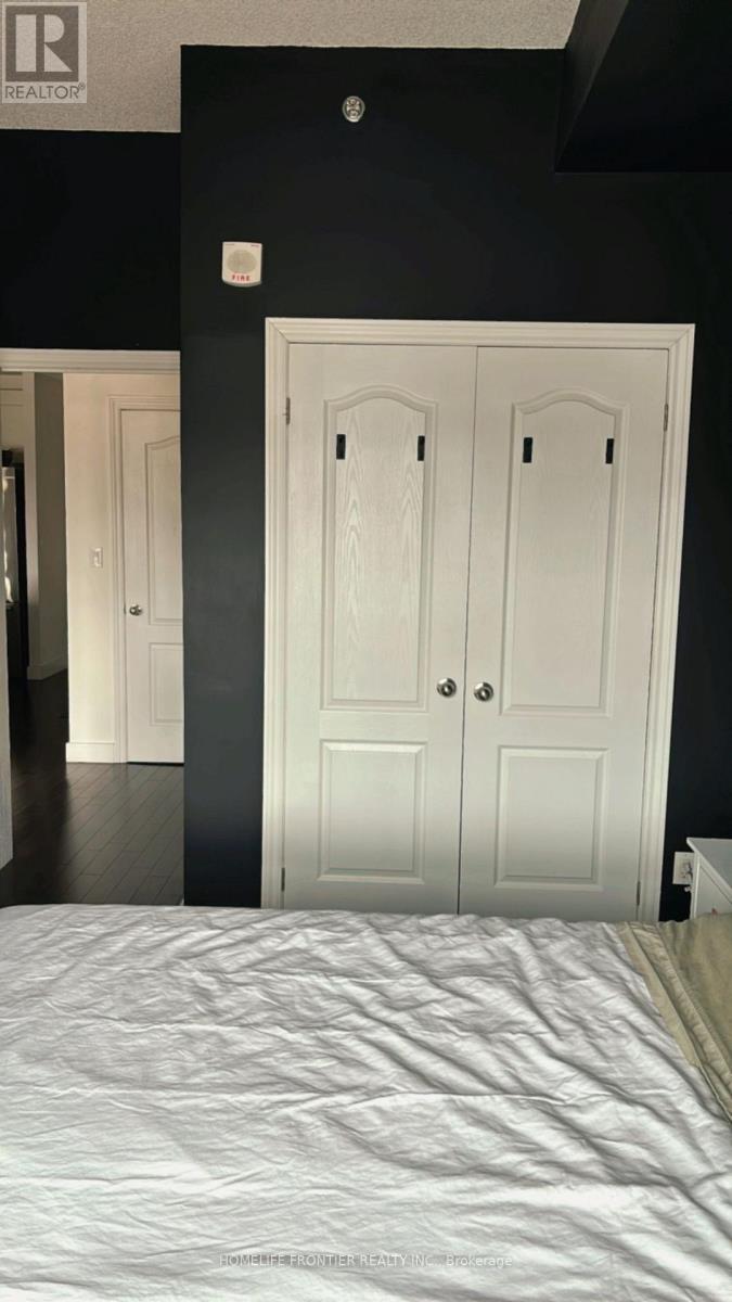 304 - 34 Plains Road E, Burlington, Ontario  L7T 0B9 - Photo 9 - W12589866