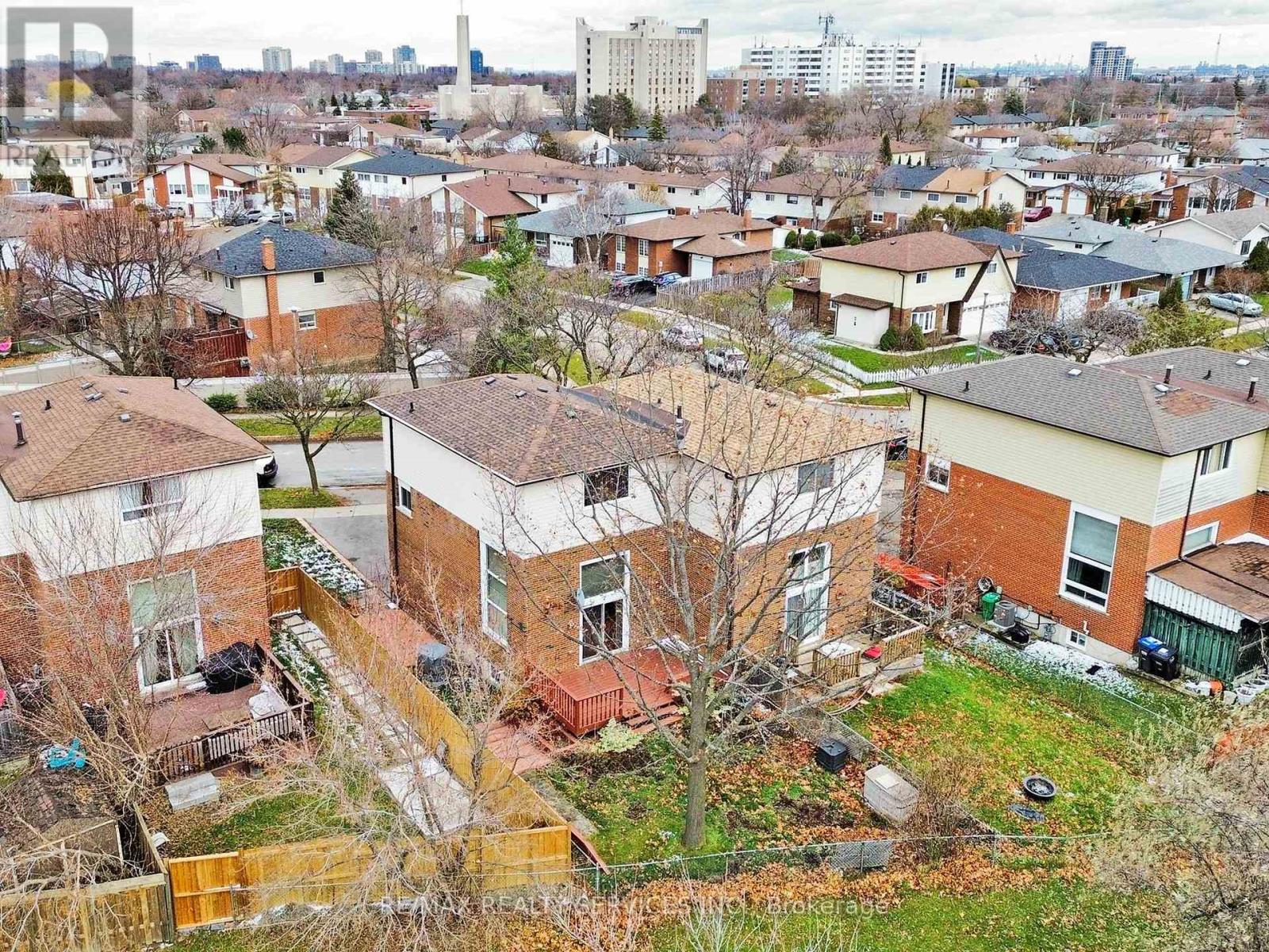 215 Kingswood Drive, Brampton, Ontario  L6V 3B2 - Photo 37 - W12589870