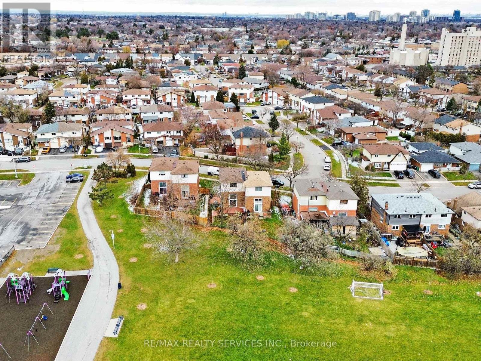 215 Kingswood Drive, Brampton, Ontario  L6V 3B2 - Photo 38 - W12589870