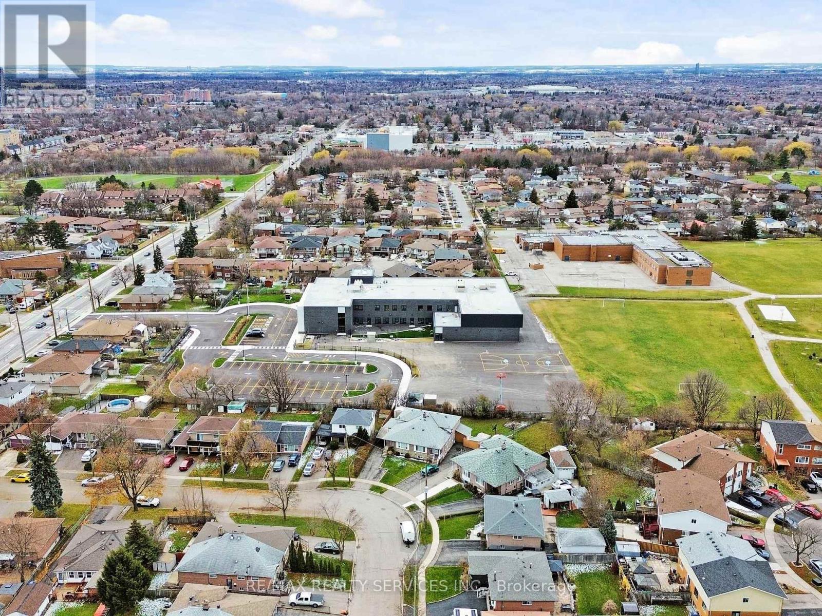 215 Kingswood Drive, Brampton, Ontario  L6V 3B2 - Photo 41 - W12589870