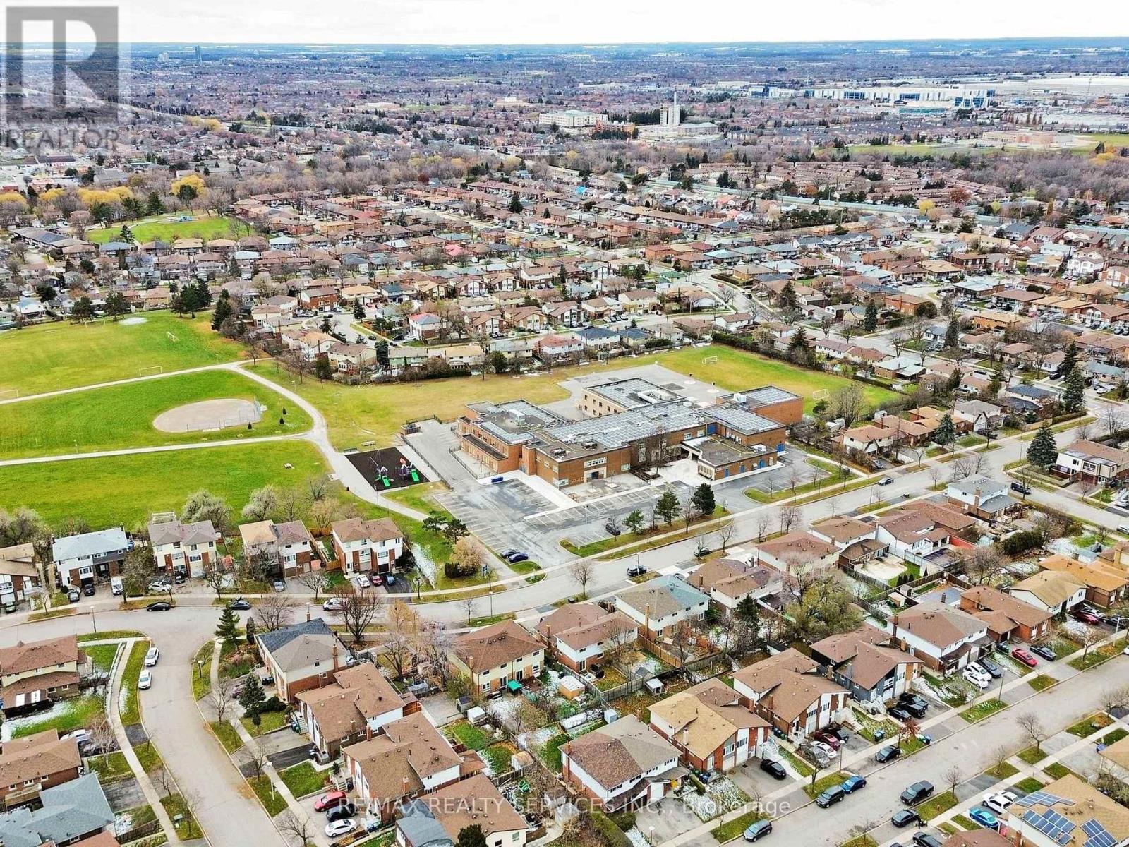 215 Kingswood Drive, Brampton, Ontario  L6V 3B2 - Photo 45 - W12589870