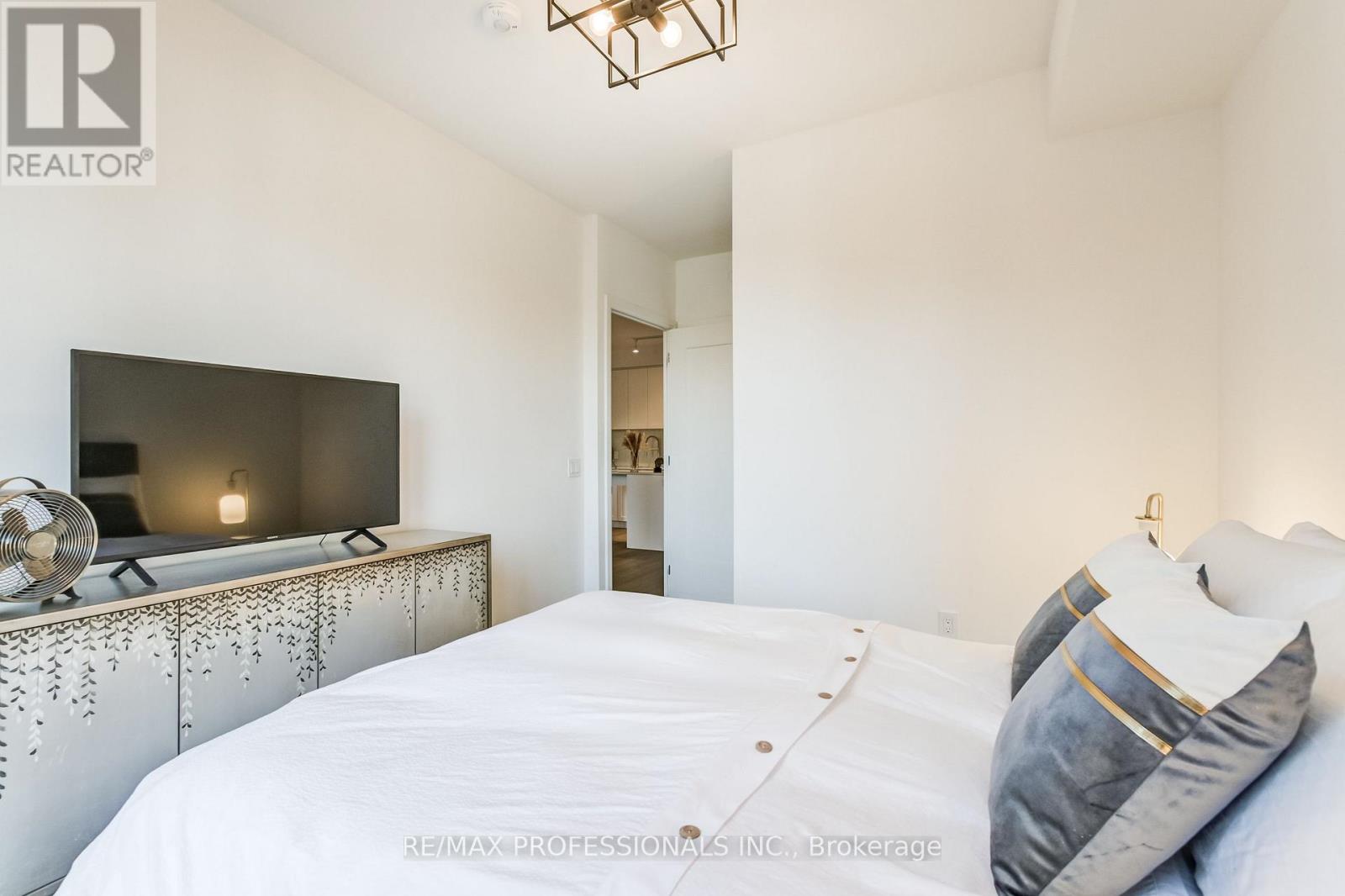 223 - 293 The Kingsway, Toronto, Ontario  M9A 0E8 - Photo 31 - W12589908