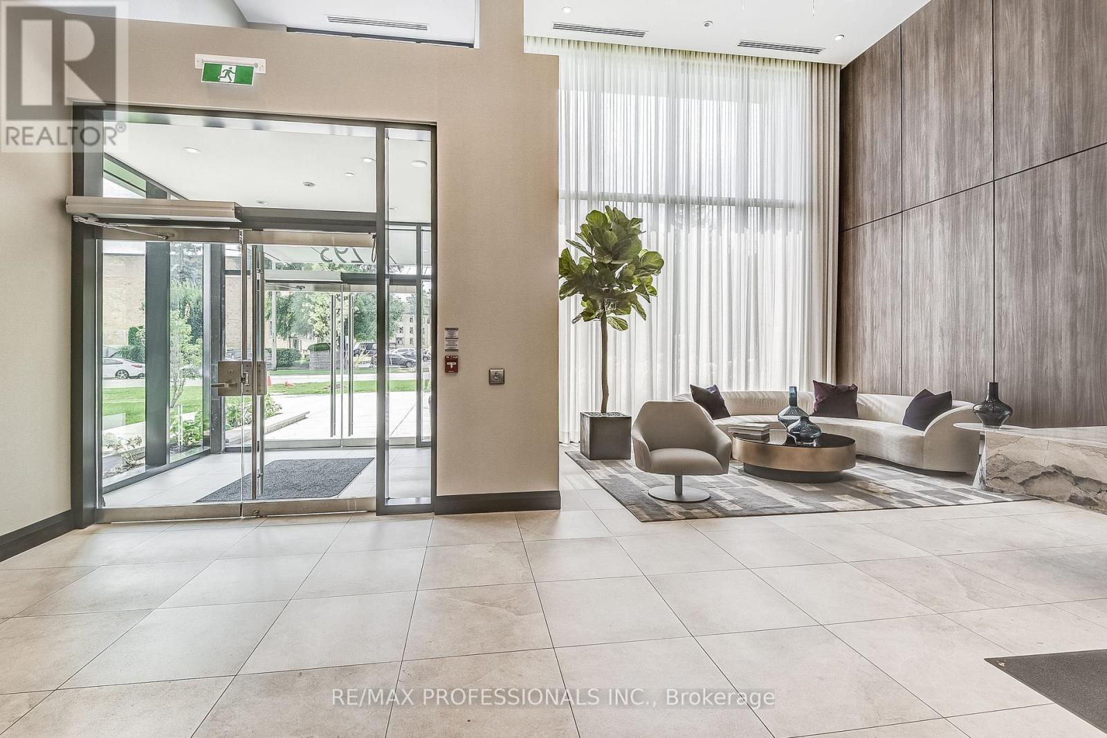 223 - 293 The Kingsway, Toronto, Ontario  M9A 0E8 - Photo 6 - W12589908