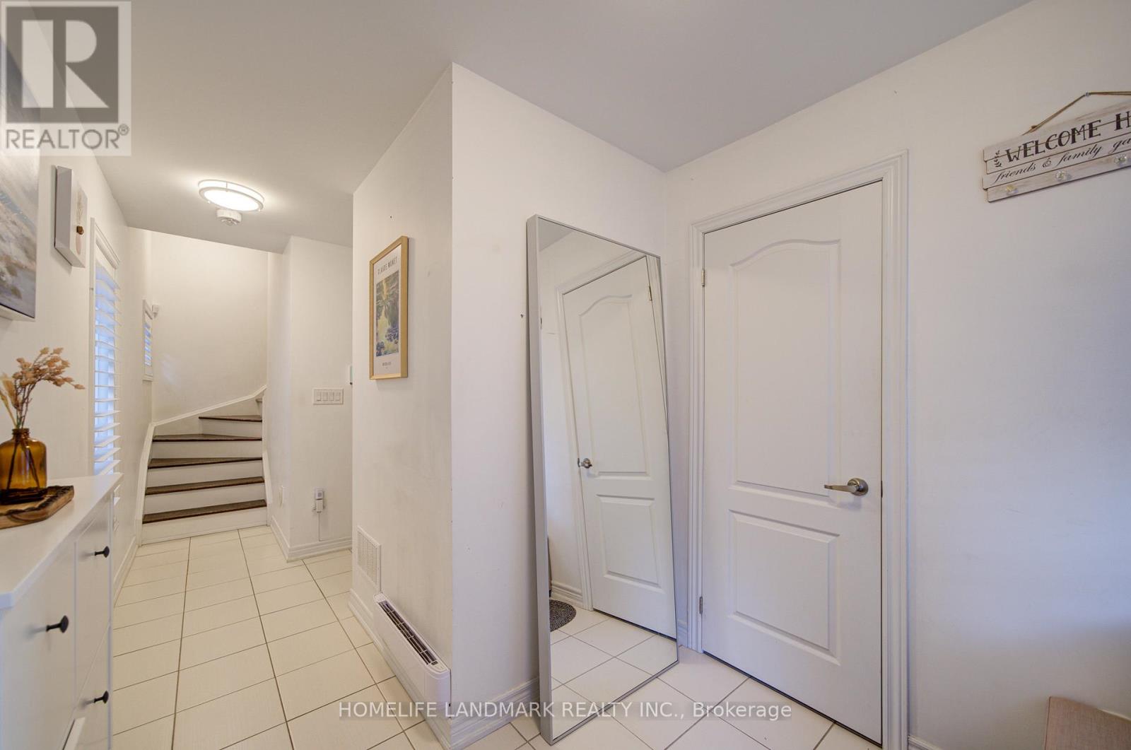 71 - 2435 Greenwich Drive, Oakville, Ontario  L6M 0S4 - Photo 3 - W12589928