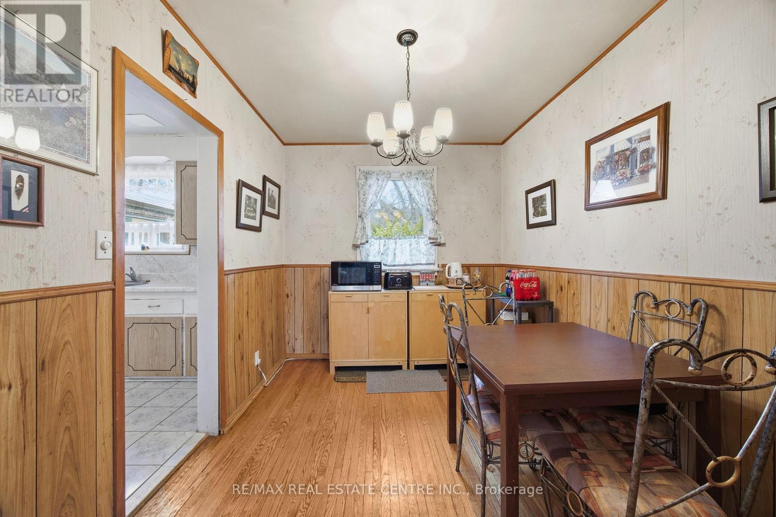 15 Cliff Street, Toronto, Ontario  M6N 4L7 - Photo 14 - W12589984