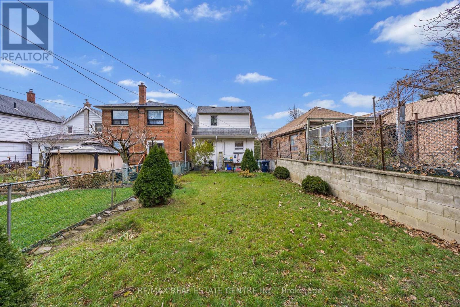 15 Cliff Street, Toronto, Ontario  M6N 4L7 - Photo 33 - W12589984