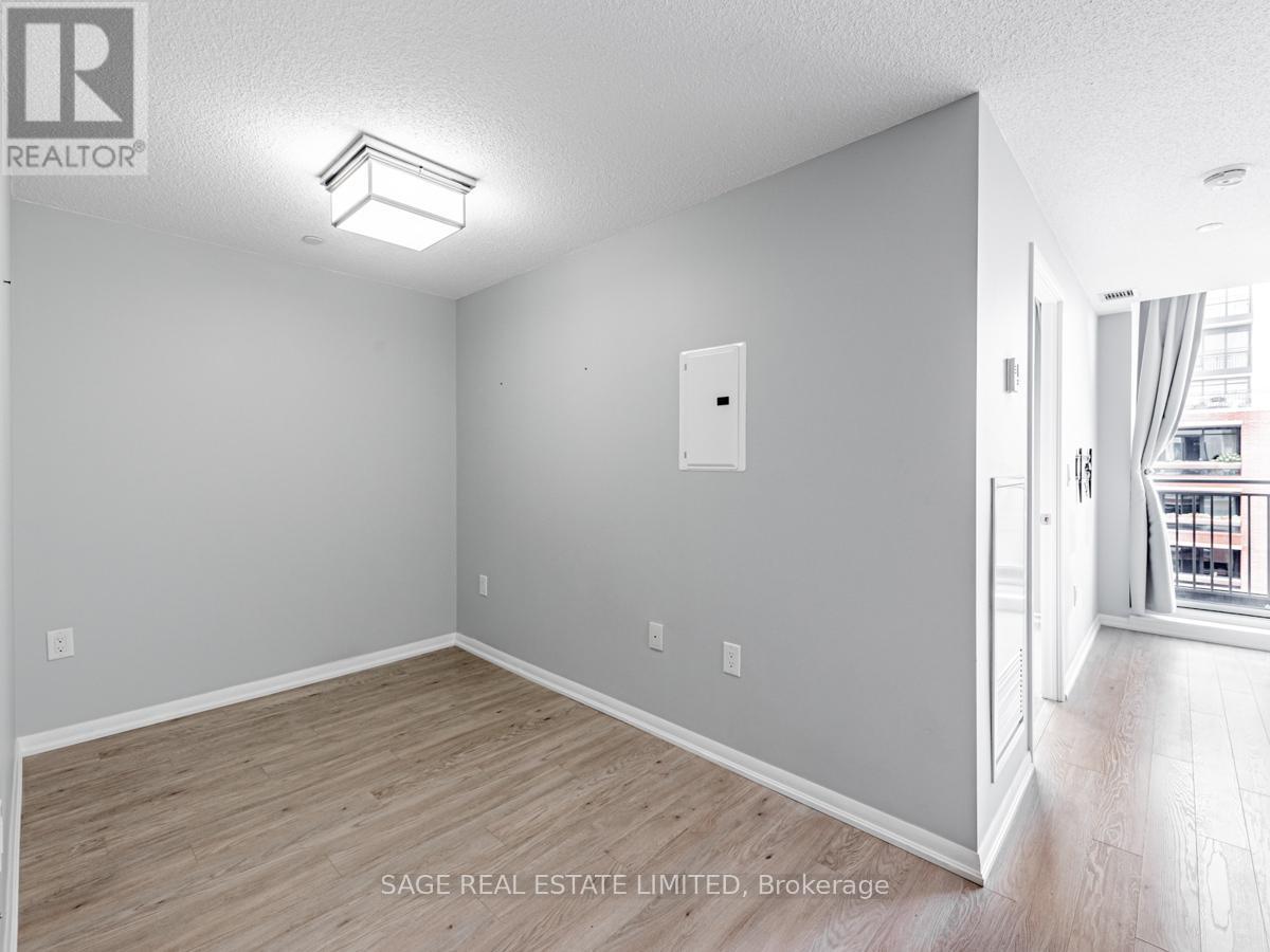 833 - 830 Lawrence Avenue W, Toronto, Ontario  M6A 0B6 - Photo 4 - W12589996