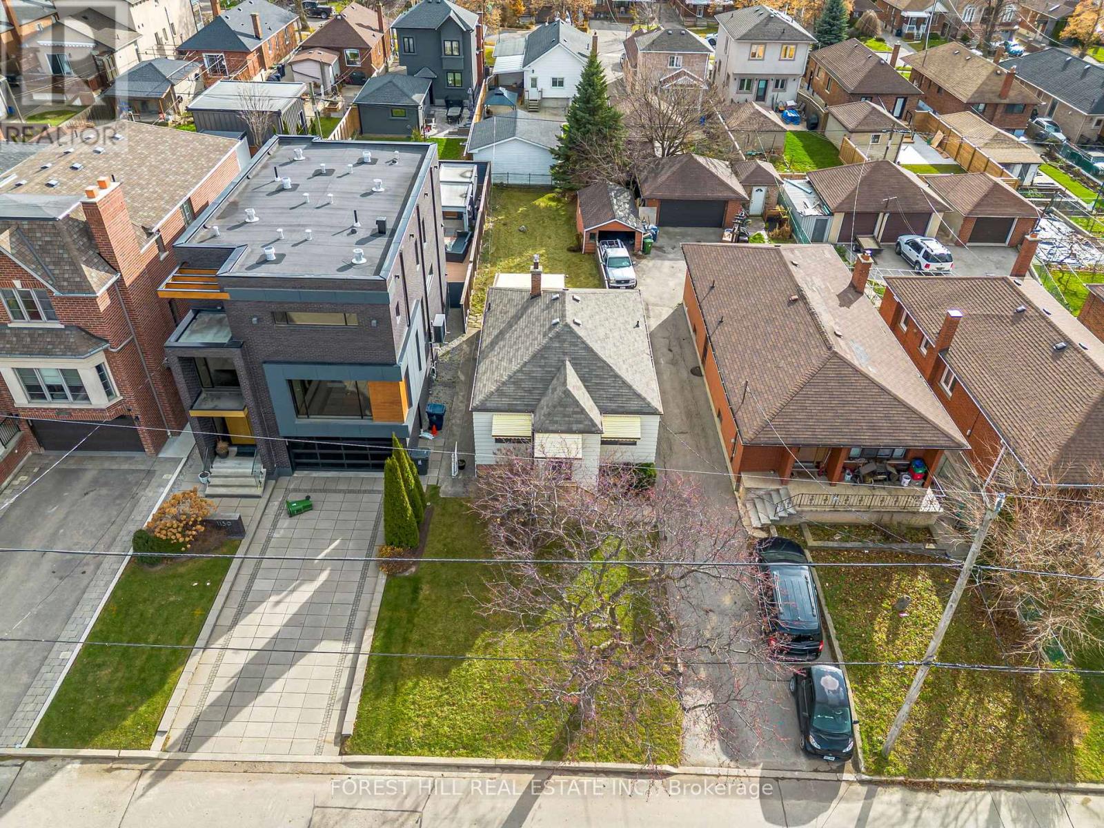 1141 Glengrove Avenue, Toronto, Ontario  M6B 2K5 - Photo 2 - W12590016