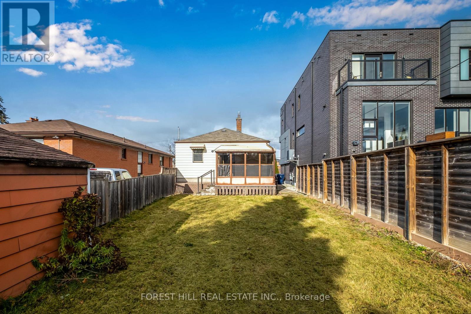 1141 Glengrove Avenue, Toronto, Ontario  M6B 2K5 - Photo 50 - W12590016