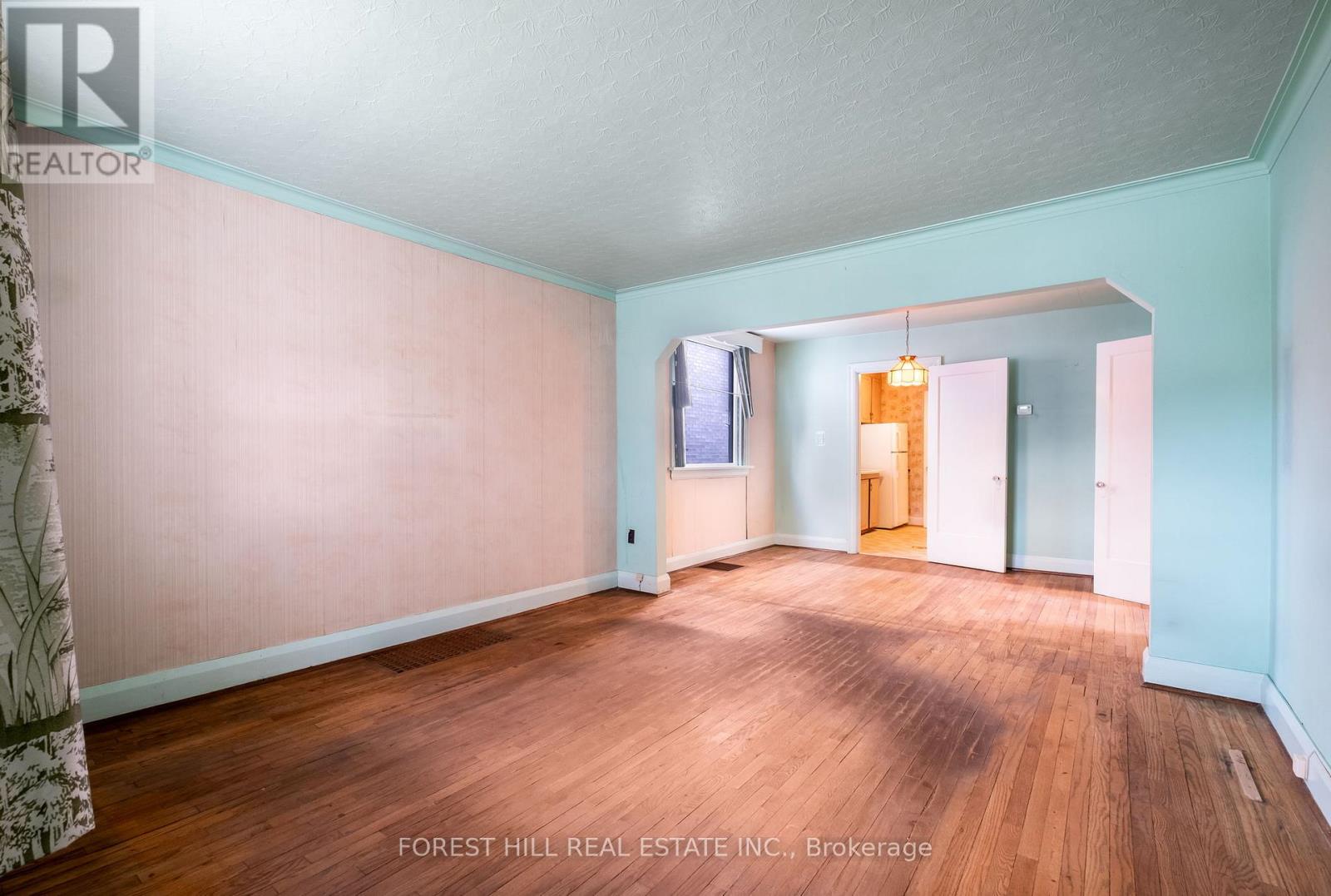 1141 Glengrove Avenue, Toronto, Ontario  M6B 2K5 - Photo 7 - W12590016