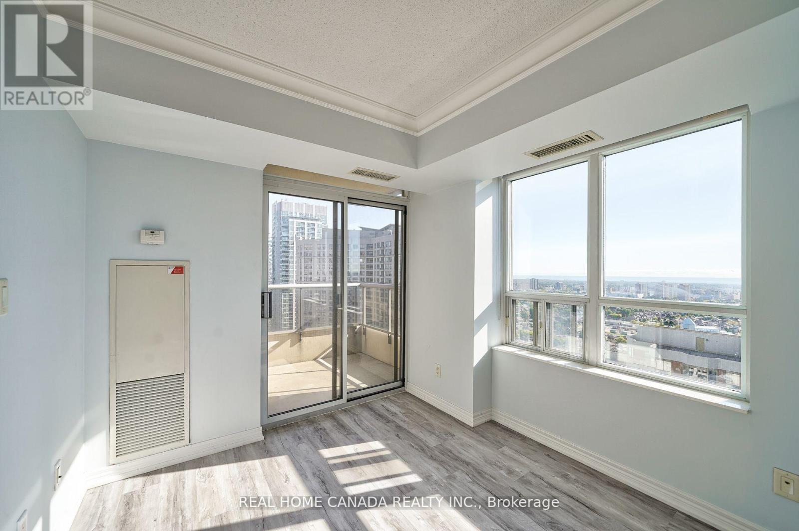 2611 - 310 Burnhamthorpe Road W, Mississauga, Ontario  L5B 4P9 - Photo 10 - W12590092