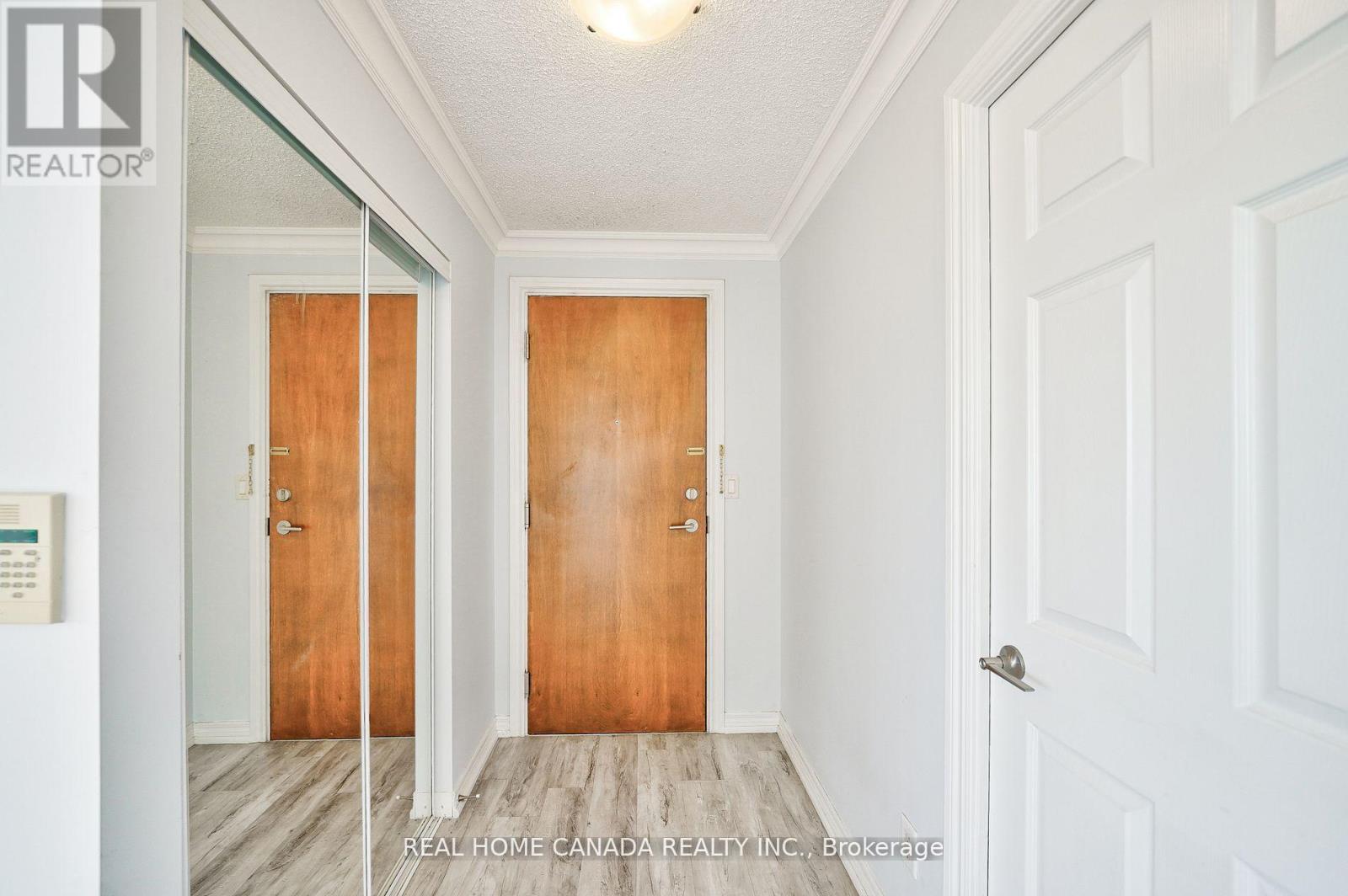 2611 - 310 Burnhamthorpe Road W, Mississauga, Ontario  L5B 4P9 - Photo 7 - W12590092