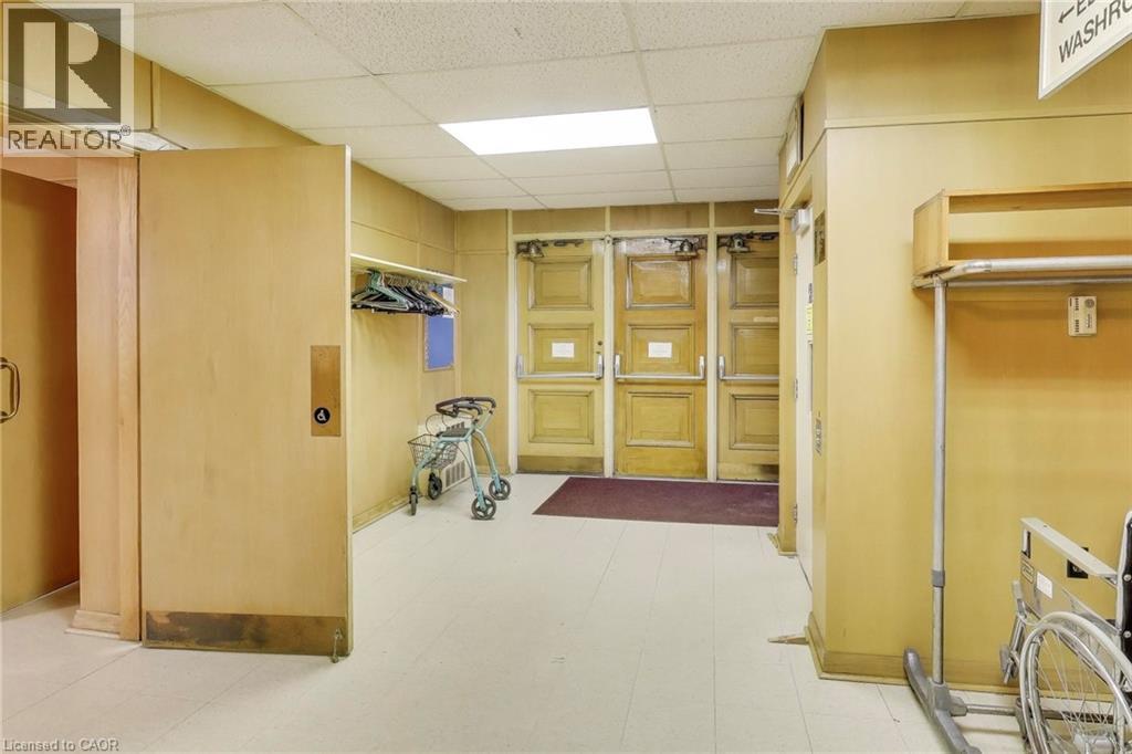 1974 King Street E, Hamilton, Ontario  L8K 1W3 - Photo 18 - 40765266