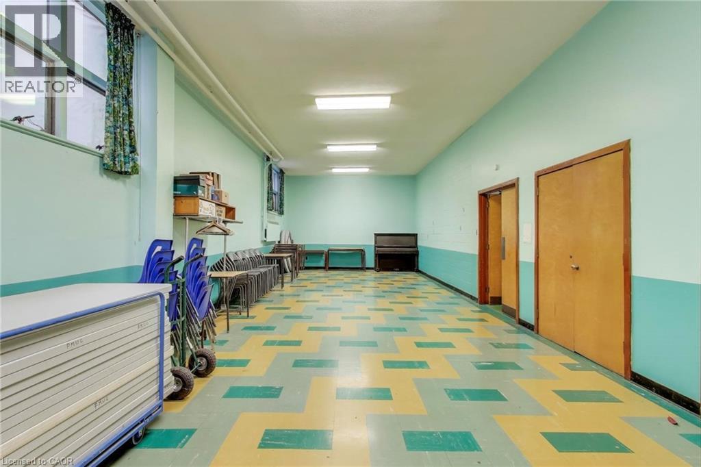 1974 King Street E, Hamilton, Ontario  L8K 1W3 - Photo 36 - 40765266