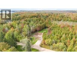 135 SIR WILLIAMS Lane, Flesherton, Ontario
