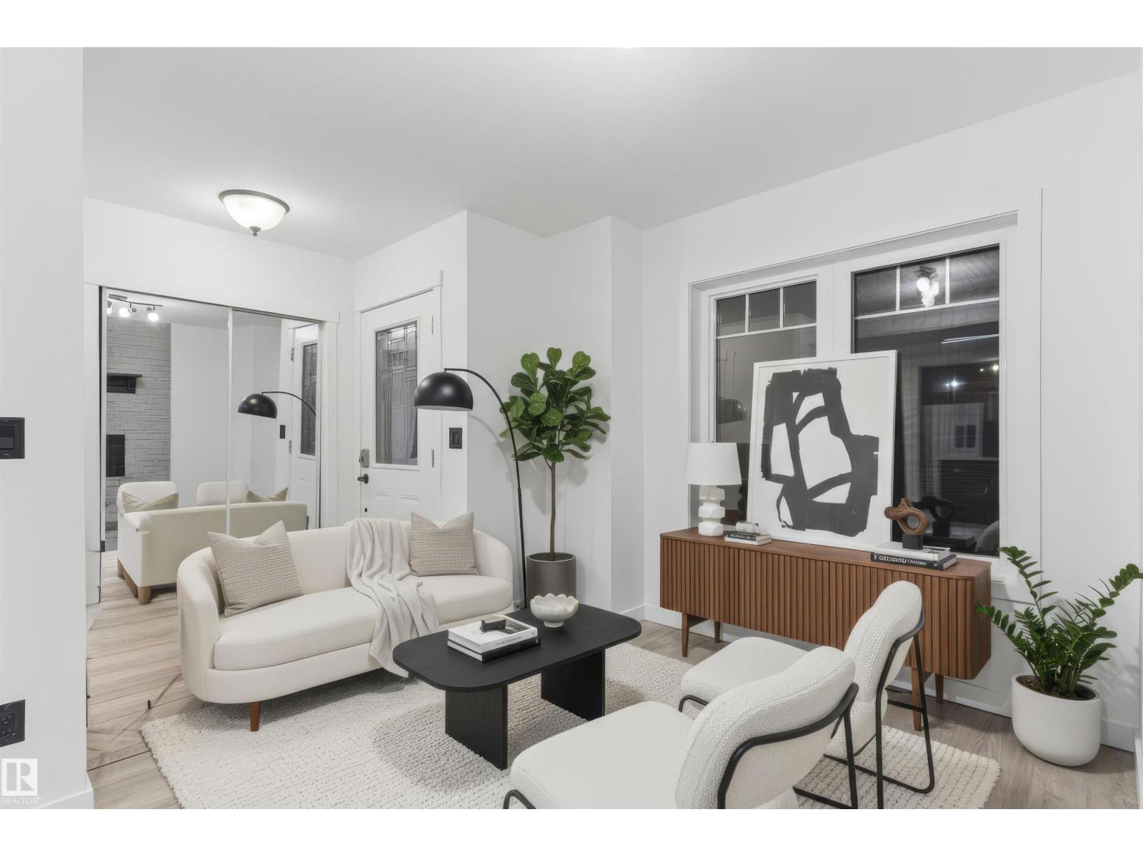 11026 108 Av Nw, Edmonton, Alberta  T5H 3G4 - Photo 4 - E4467035