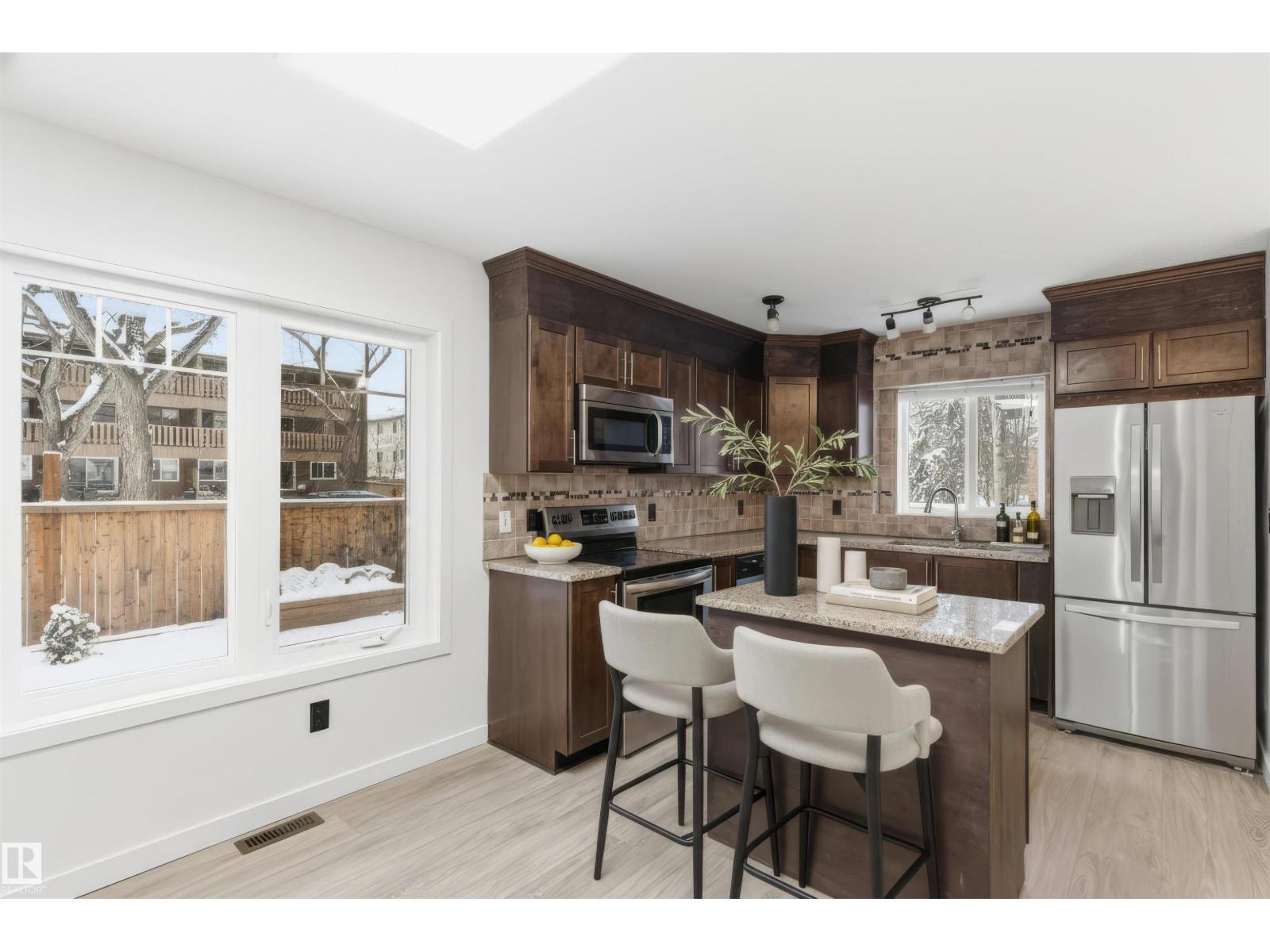 11026 108 Av Nw, Edmonton, Alberta  T5H 3G4 - Photo 8 - E4467035