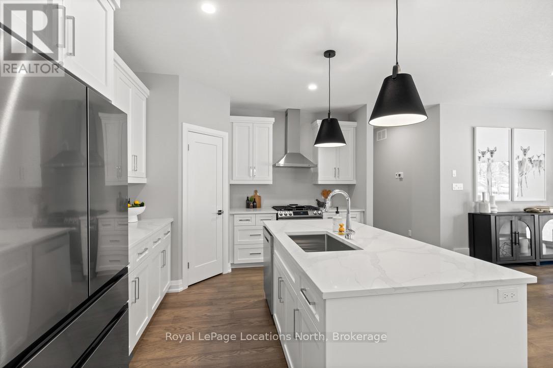 160 Eccles Avenue, West Grey, Ontario  N0G 1R0 - Photo 12 - X12590130