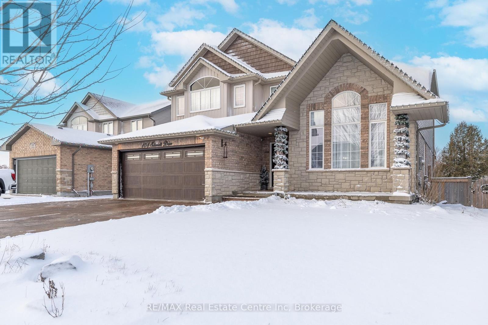 104 Schmidt Drive, Wellington North (Arthur), Ontario  N0G 1A0 - Photo 2 - X12590188