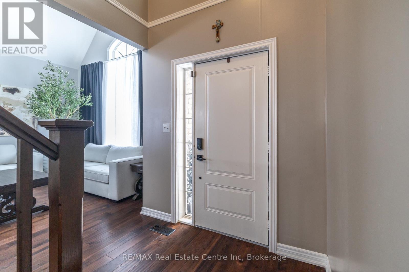 104 Schmidt Drive, Wellington North (Arthur), Ontario  N0G 1A0 - Photo 6 - X12590188