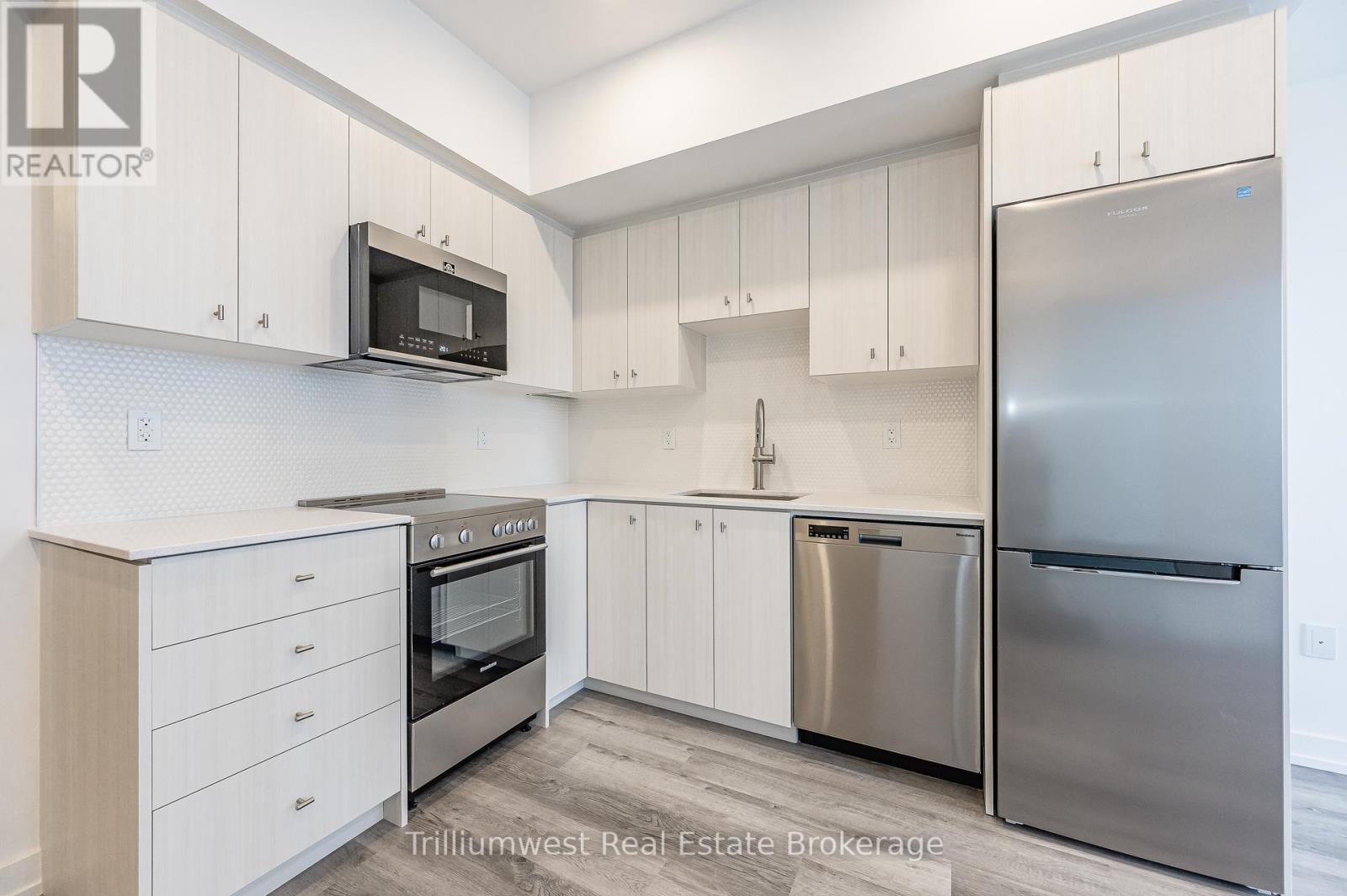 1601 - 15 Wellington Street S, Kitchener, Ontario  N2G 0E4 - Photo 10 - X12590198