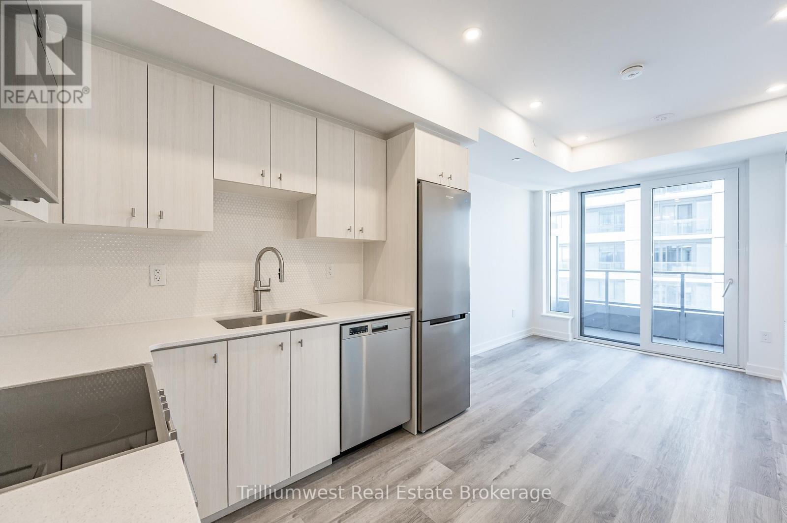 1601 - 15 Wellington Street S, Kitchener, Ontario  N2G 0E4 - Photo 11 - X12590198