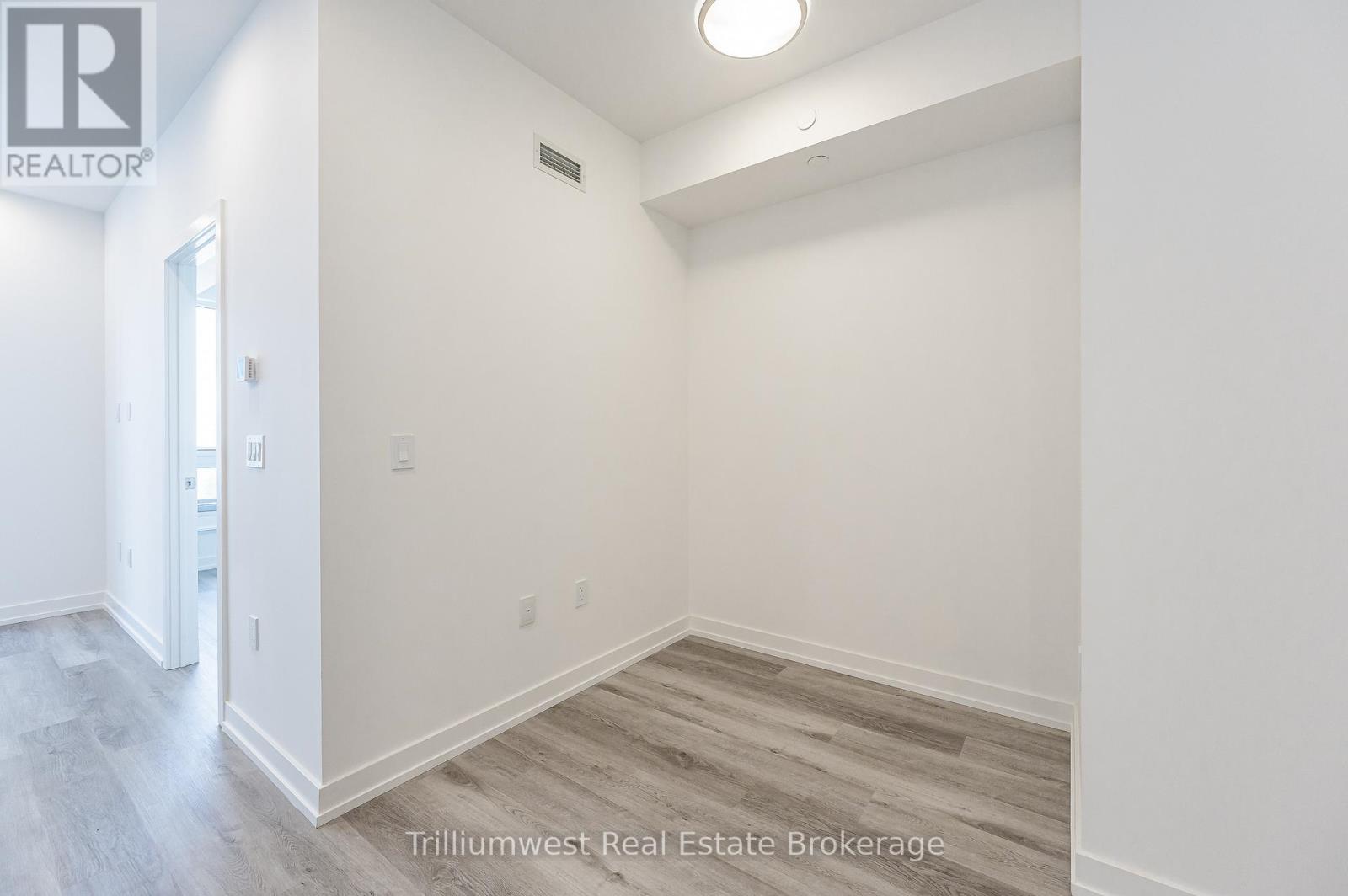 1601 - 15 Wellington Street S, Kitchener, Ontario  N2G 0E4 - Photo 25 - X12590198