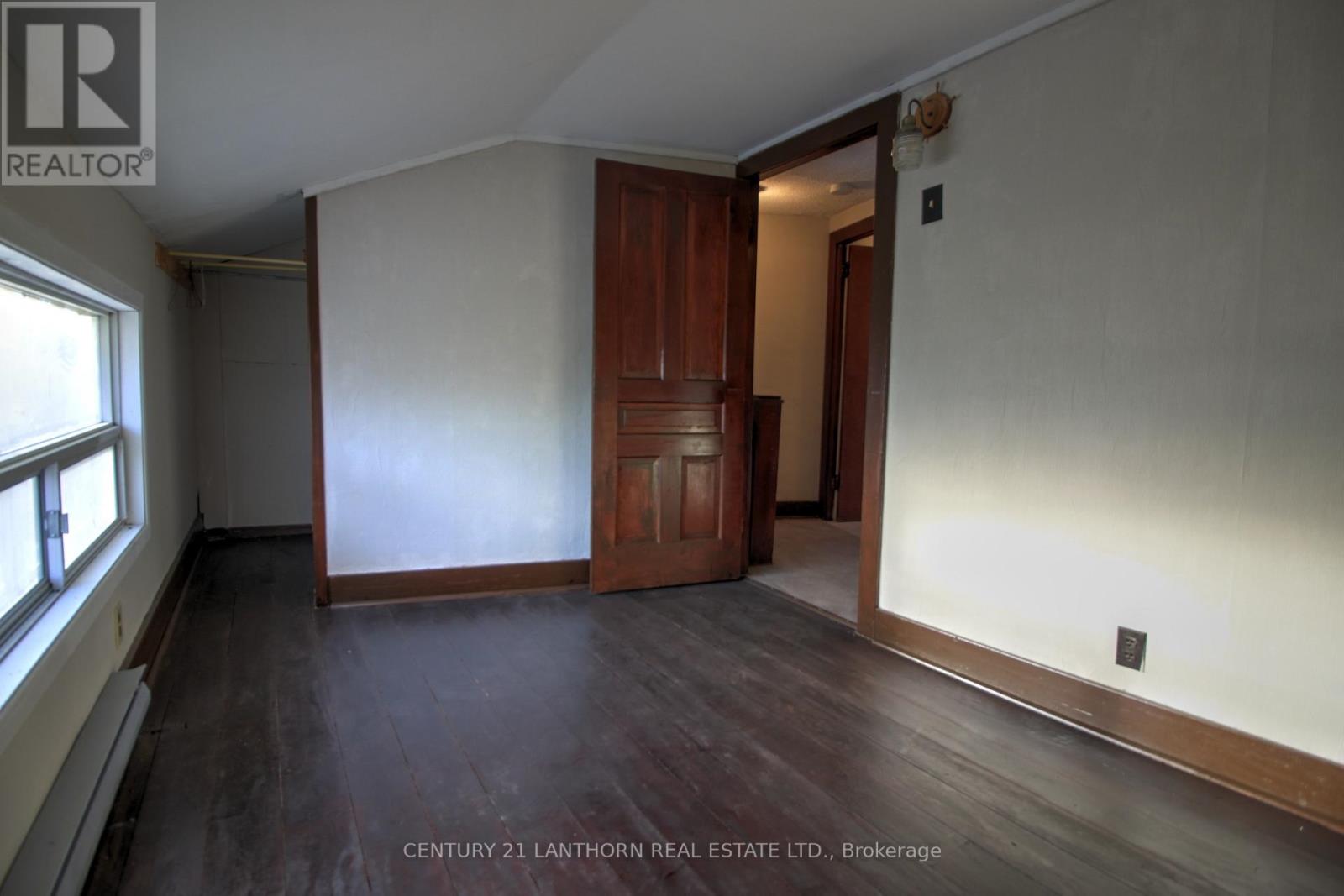 325 Picton Main Street E, Prince Edward County (Picton Ward), Ontario  K0K 2T0 - Photo 12 - X12590170