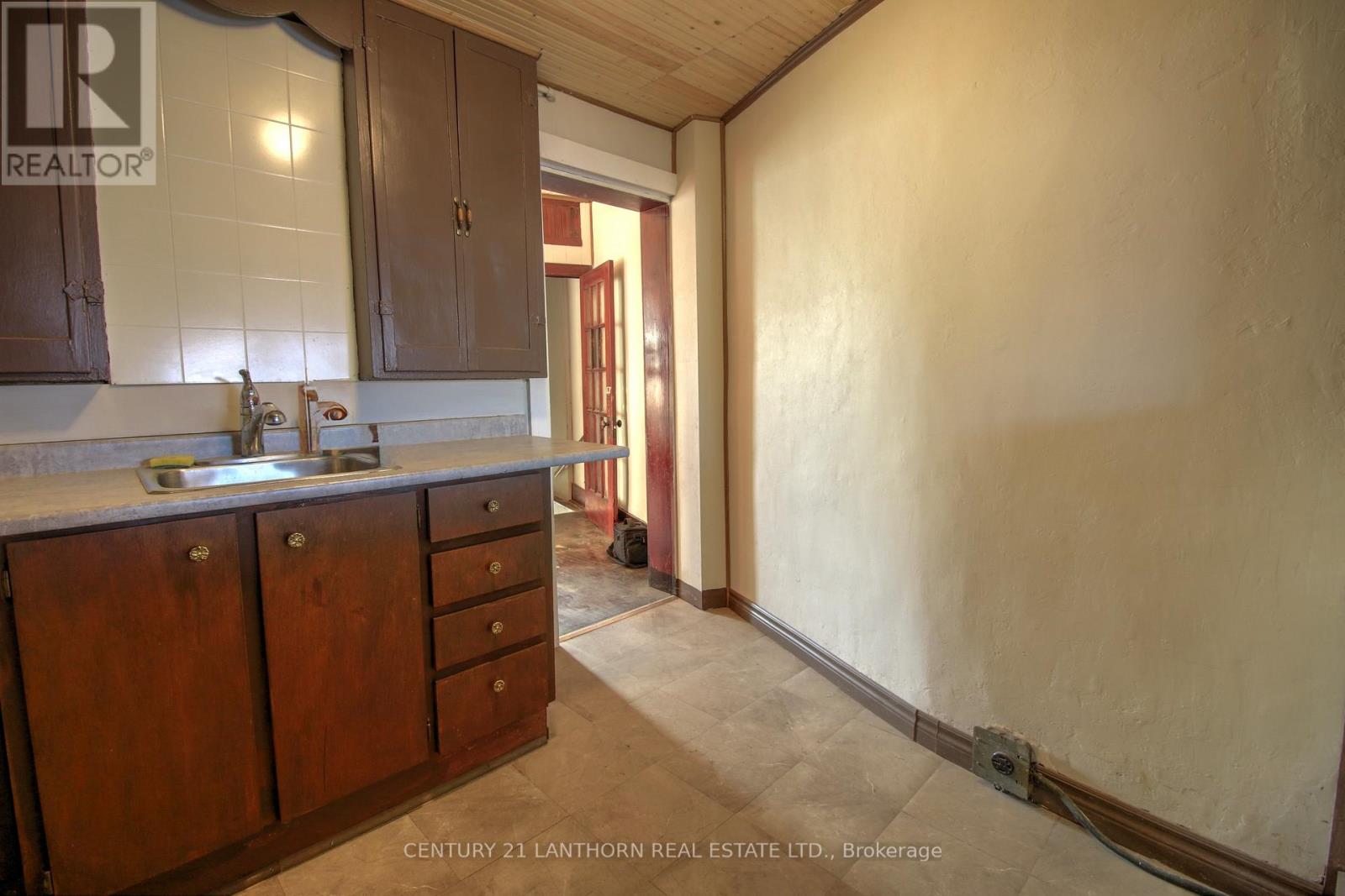 325 Picton Main Street E, Prince Edward County (Picton Ward), Ontario  K0K 2T0 - Photo 16 - X12590170