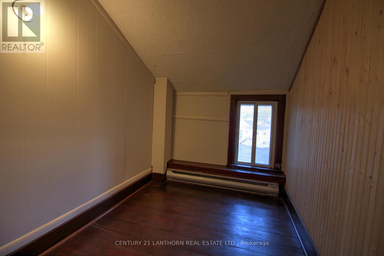 325 Picton Main Street E, Prince Edward County (Picton Ward), Ontario  K0K 2T0 - Photo 8 - X12590170