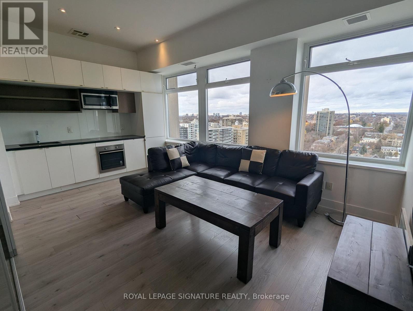 1501 - 111 St Clair Avenue W, Toronto, Ontario  M4V 1N5 - Photo 10 - C12589628