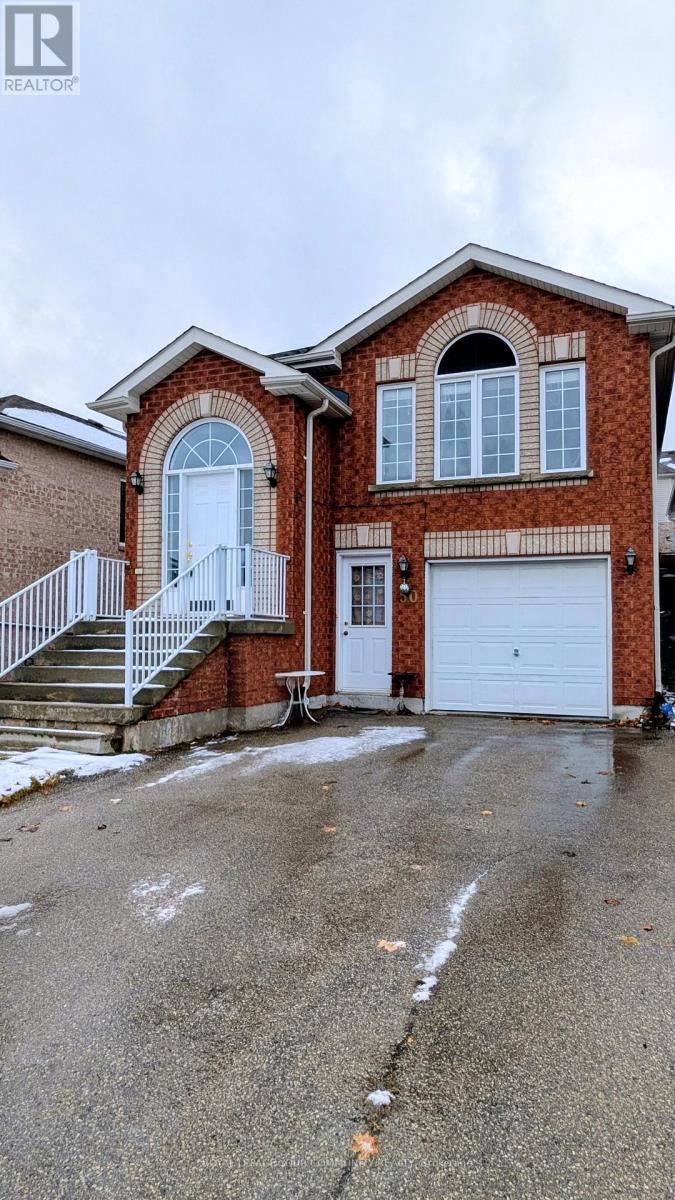 MAIN FLOOR - 50 SMITH STREET, Bradford West Gwillimbury, Ontario