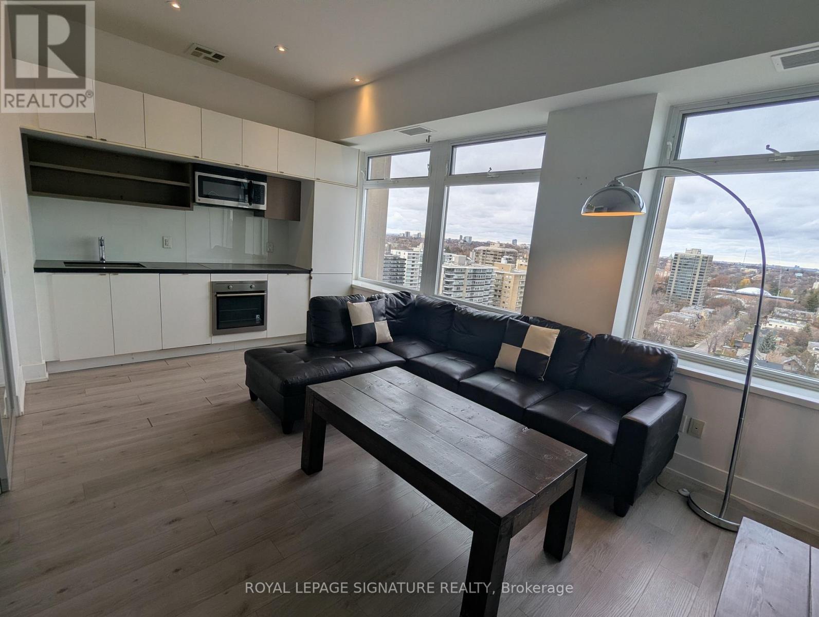 1501 - 111 St Clair Avenue W, Toronto, Ontario  M4V 1N5 - Photo 9 - C12589628