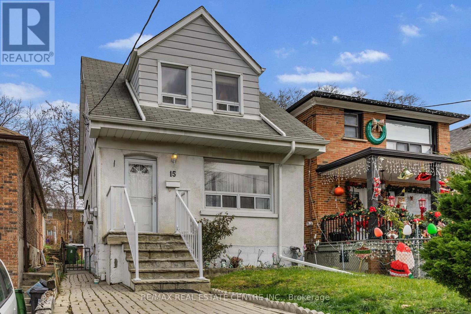 15 Cliff Street, Toronto, Ontario  M6N 4L7 - Photo 2 - W12589984