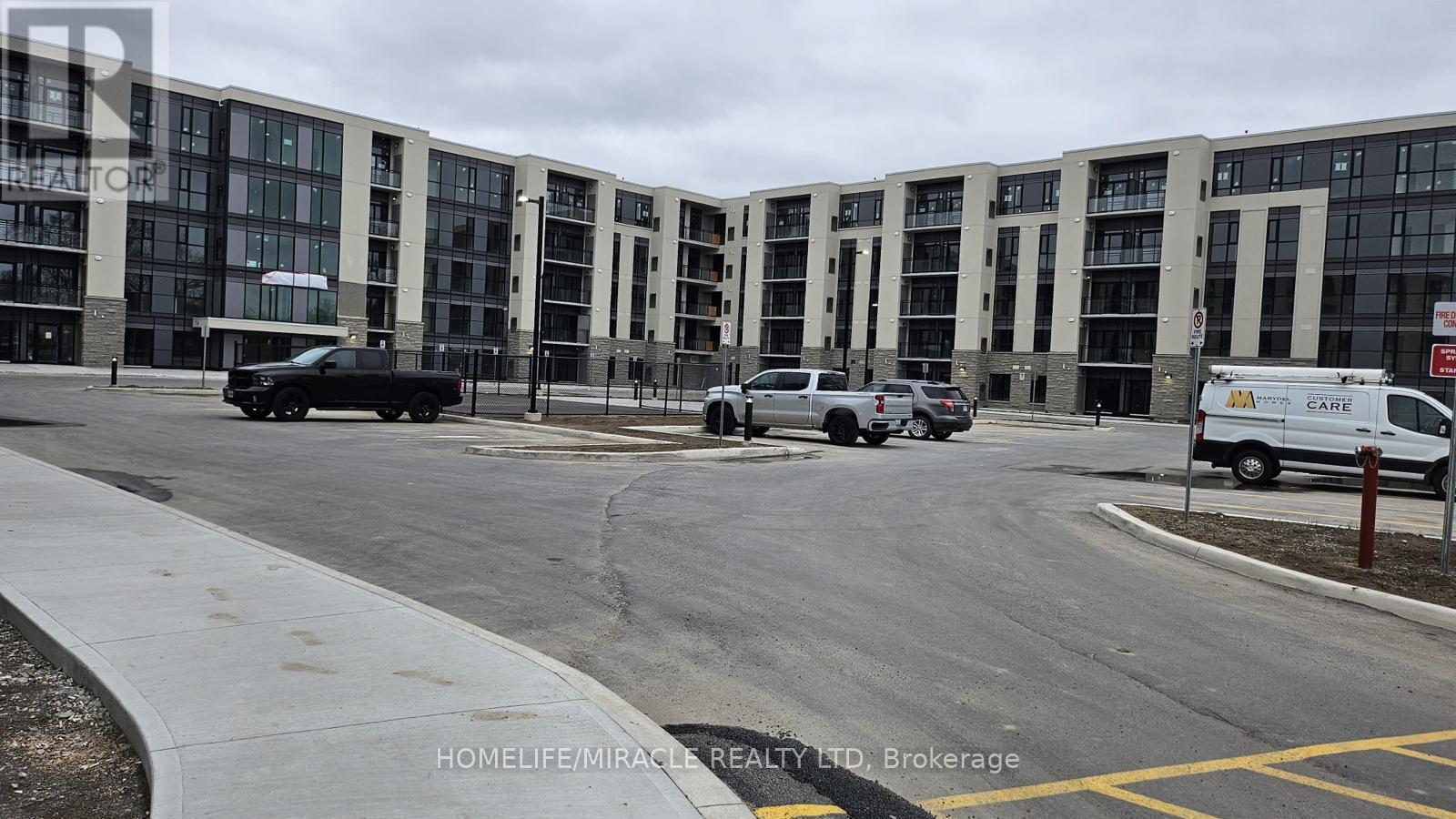 212 - 50 Herrick Avenue, St. Catharines, Ontario  L2P 0G3 - Photo 2 - X12589868