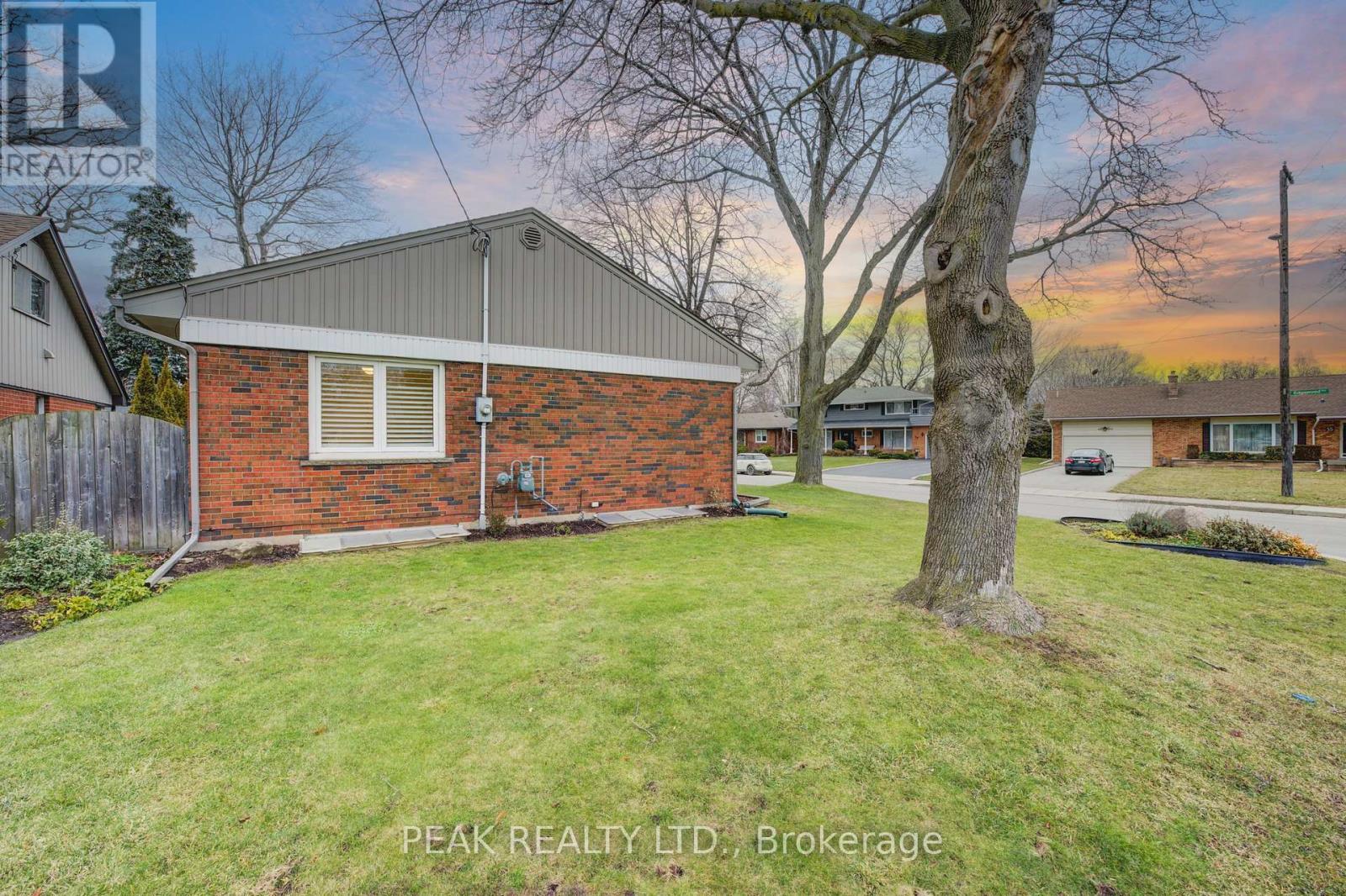 50 Edgewood Avenue, Hamilton, Ontario  L8T 1K1 - Photo 5 - X12589876