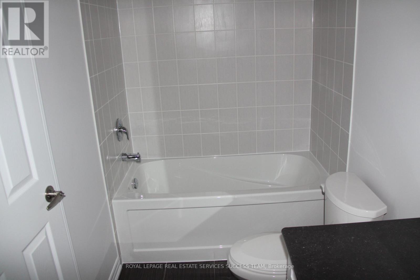 158 West Oak Trail N, Kitchener, Ontario  N2R 0J4 - Photo 10 - X12589884