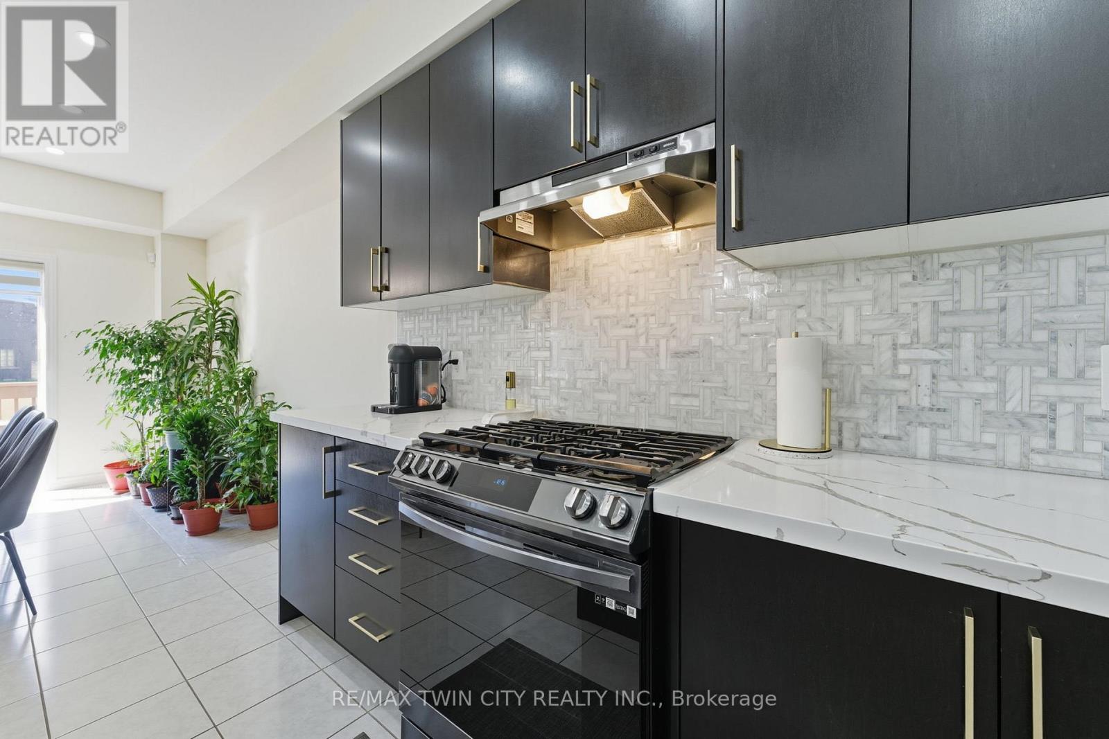 23 Whitton Drive, Brant, Ontario  N3L 0L1 - Photo 13 - X12589954