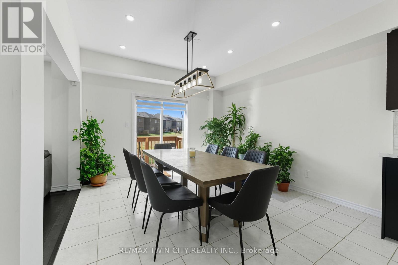 23 Whitton Drive, Brant, Ontario  N3L 0L1 - Photo 14 - X12589954