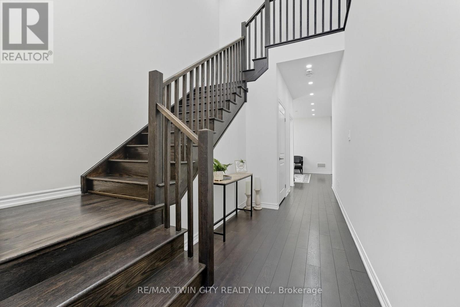 23 Whitton Drive, Brant, Ontario  N3L 0L1 - Photo 5 - X12589954