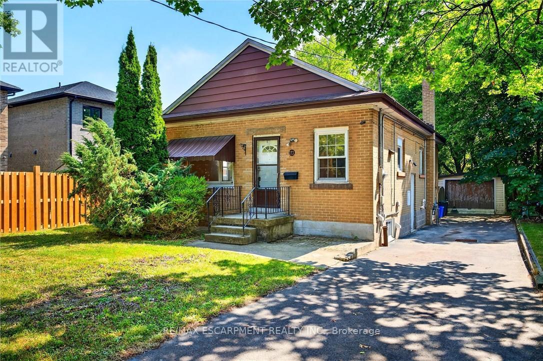 111 Leland Street, Hamilton, Ontario  L8S 3A3 - Photo 2 - X12589962